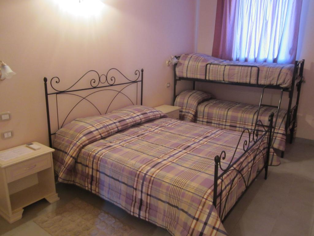 Agriturismo Perugini Bed and Breakfast Τσεζένα Δωμάτιο φωτογραφία