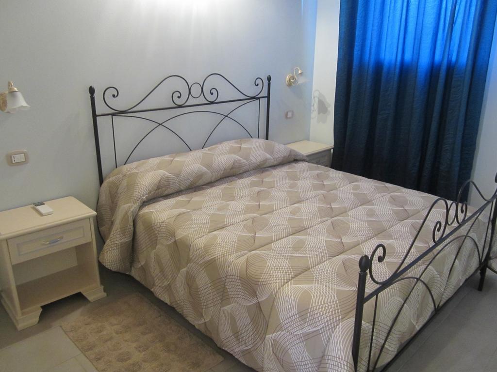 Agriturismo Perugini Bed and Breakfast Τσεζένα Δωμάτιο φωτογραφία