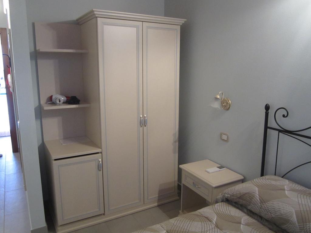 Agriturismo Perugini Bed and Breakfast Τσεζένα Δωμάτιο φωτογραφία